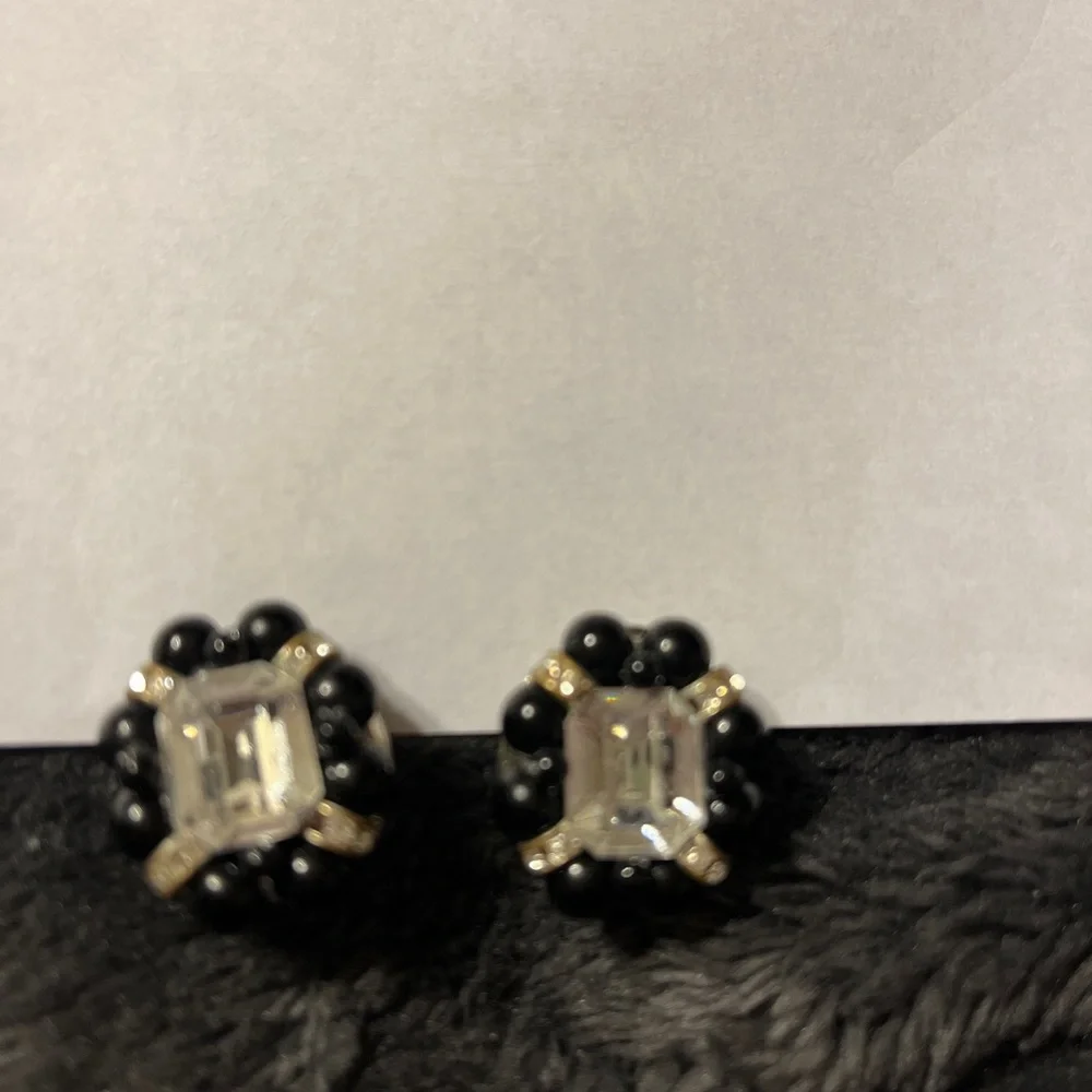 Vintage Black & Crystal Rhinestone Cluster Clip On Earrings.